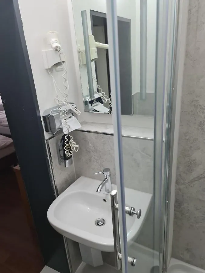Altan Hotel Гамбург