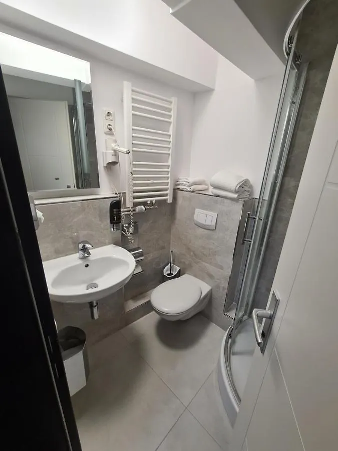 Altan Hotel Гамбург 2*,