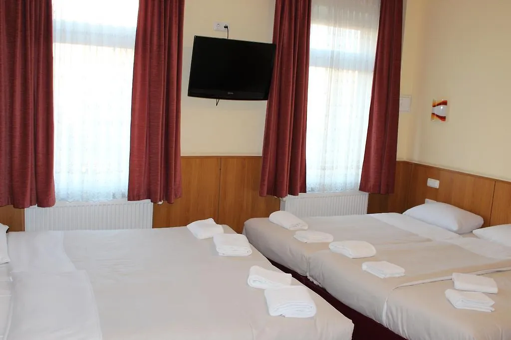 Altan Hotel Гамбург