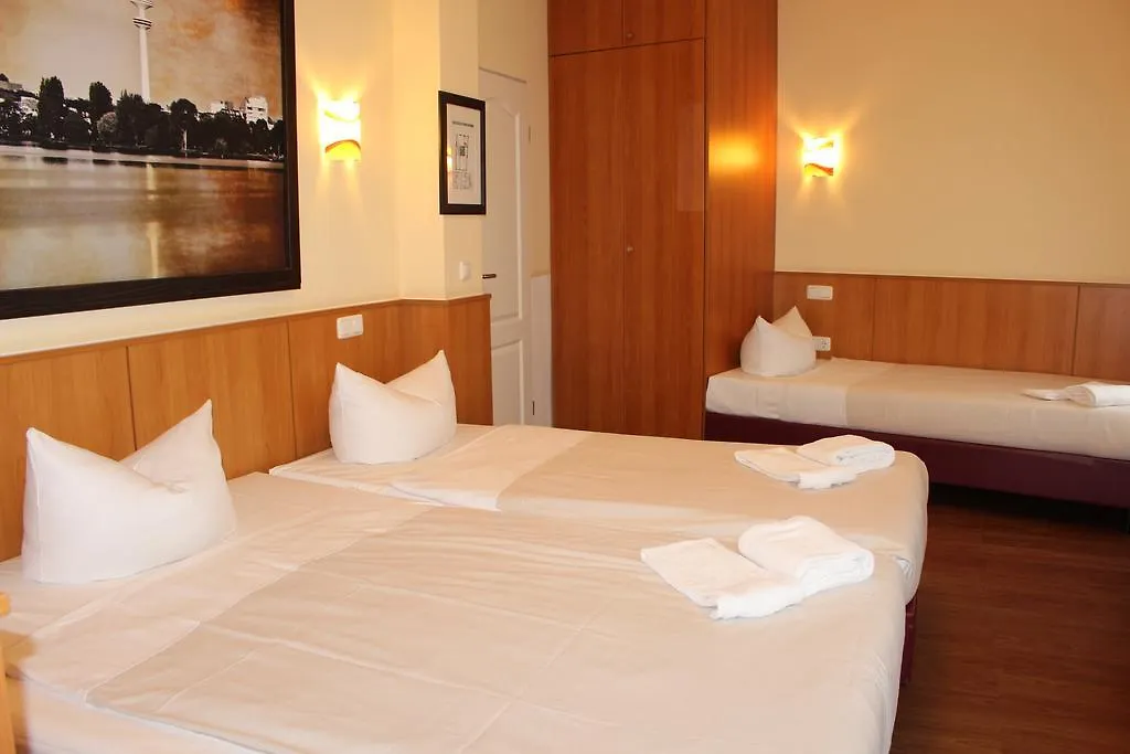 Altan Hotel Гамбург