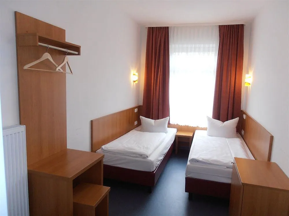 Altan Hotel Гамбург