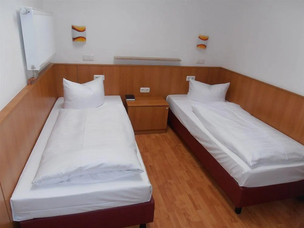 **  Altan Hotel Гамбург Германия