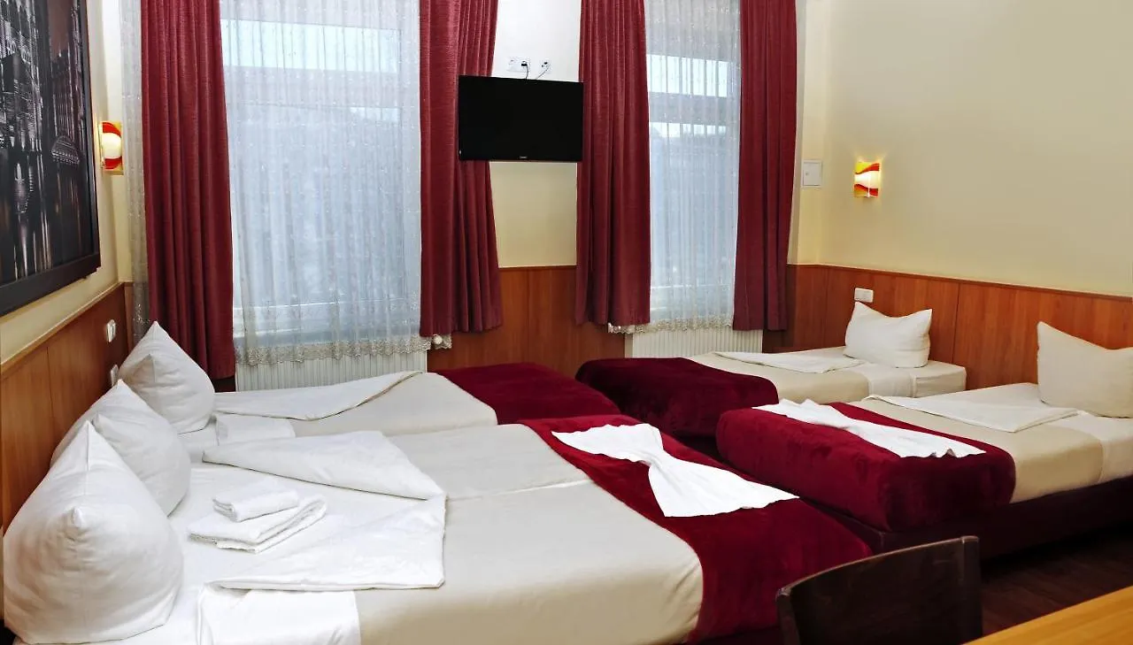 Altan Hotel Гамбург