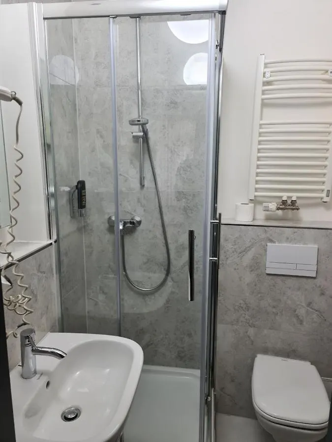 Altan Hotel Hamburgo 2*,  Alemania