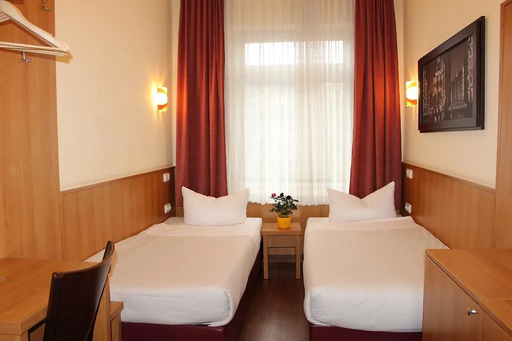 **  Altan Hotel Hamburgo Alemania