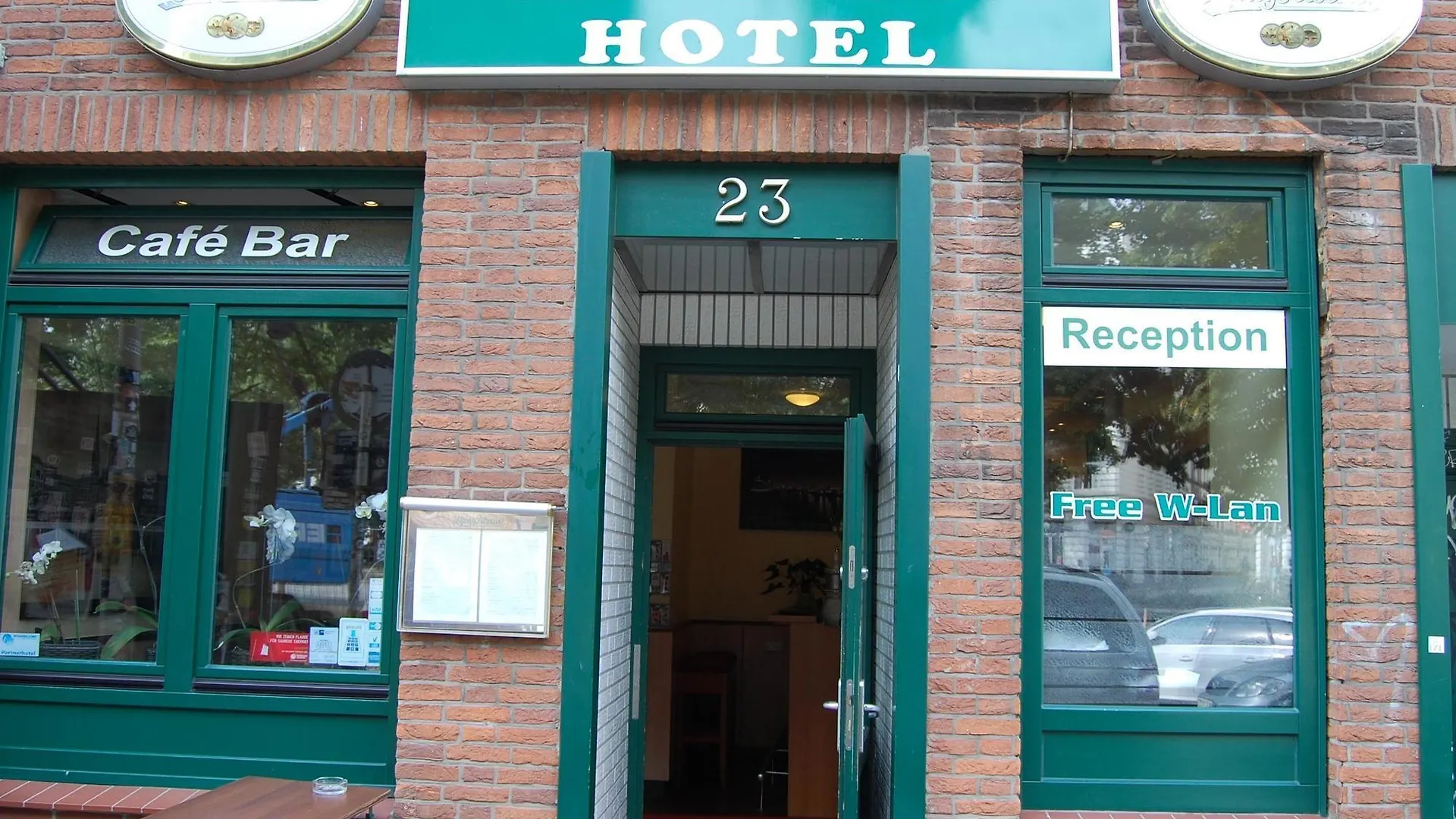 **  Altan Hotel Hamburgo Alemania