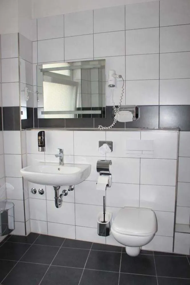 Altan Hotel Hamburg-Harburg 2*,
